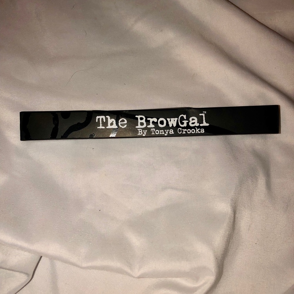 The brow gal